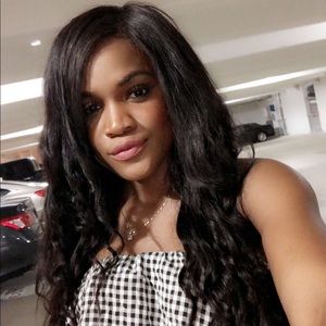 Meet your Posher, Adeola